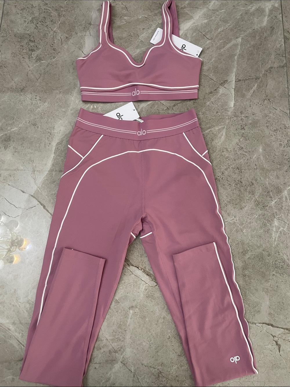 ALO Yoga Mauve Pink Sports Bra & Leggings Set with White Piping